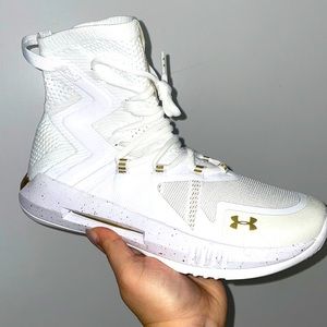Under Armour Women’s Highlight Ace 2.0 Volleyball Shoe EU 40.5